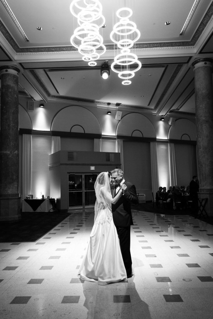 CityFlatsHotel Port Huron wedding photographed by Taylor Ingles Photography