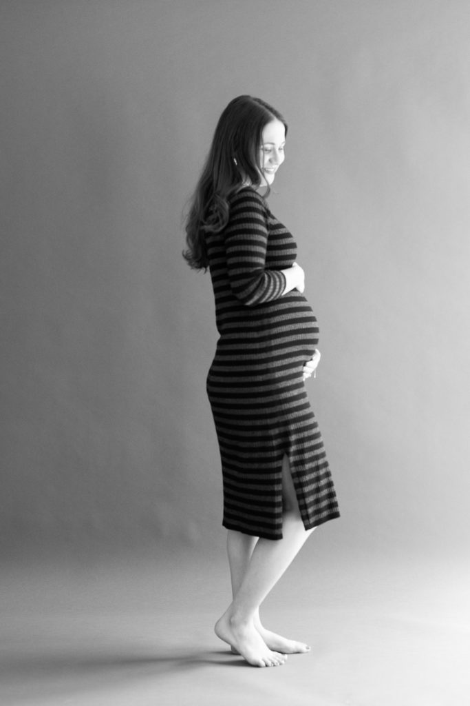 We're expecting! Taylor Ingles Photography. Black and white maternity self portrait