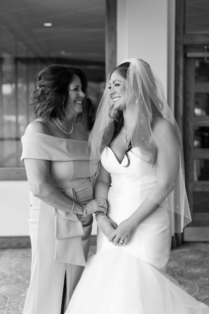Outdoor Wedding at Bay Pointe Golf Club Taylor Ingles Photography