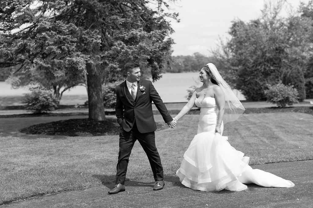Outdoor Wedding at Bay Pointe Golf Club Taylor Ingles Photography